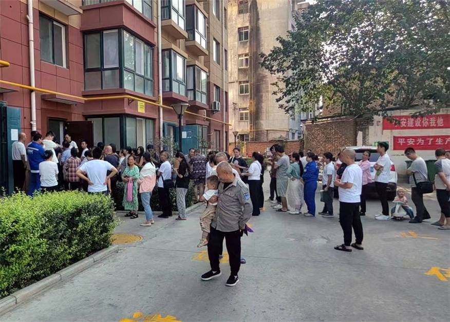 百川医保卡到期更换社区便民服务：李阿姨的“一门清”经历